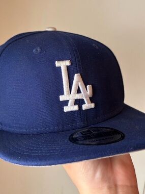 Los Angeles dodgers snap back